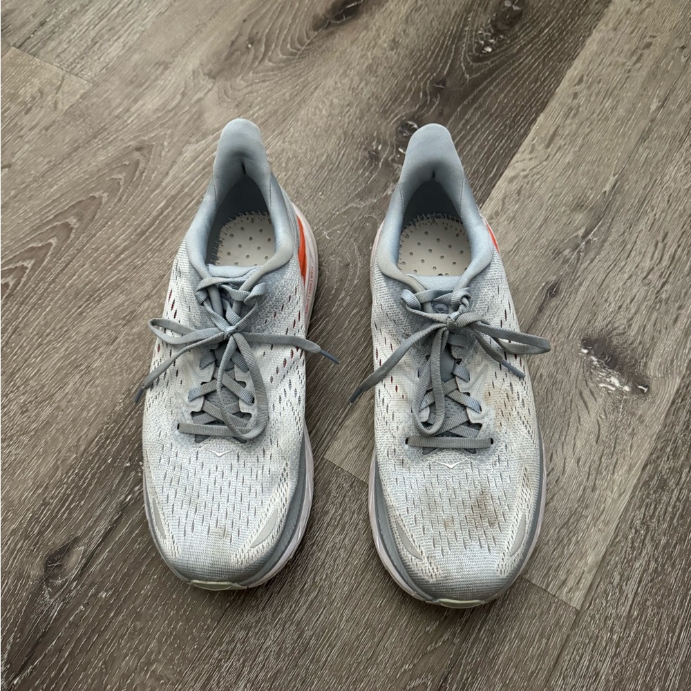 Hoka Clifton 8